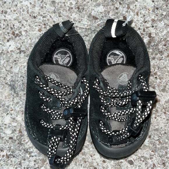 3/$20 Crocs Dawson Sneakers - Picture 3 of 4